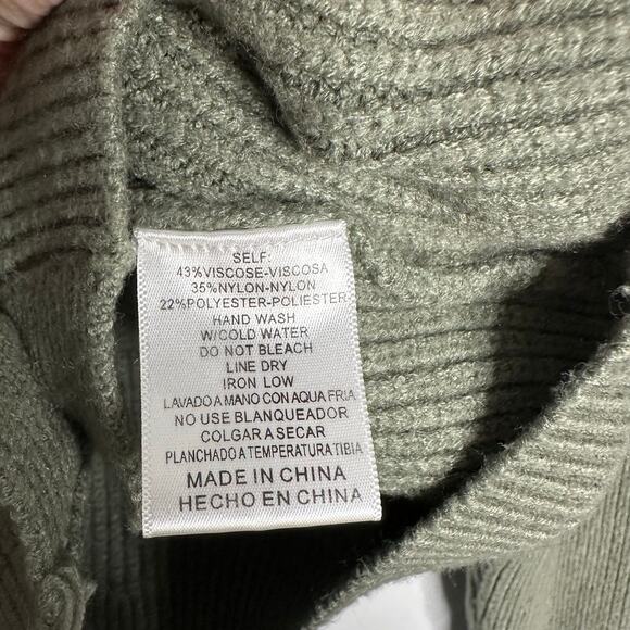 &merci Women's Olive Green Ribbed Cropped Button Front Cardigan Size S NWOT - Picture 5 of 6